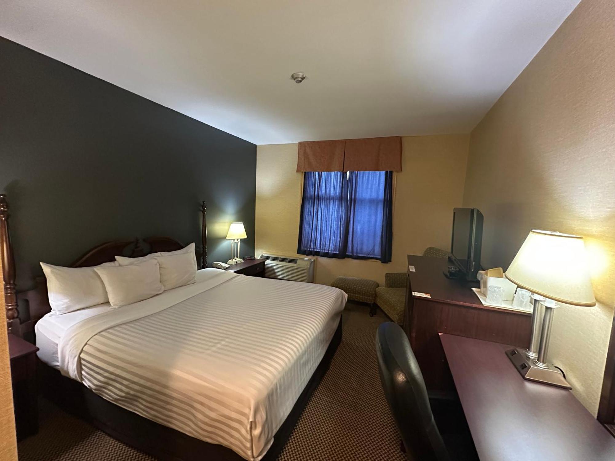 Econo Lodge City Centre Kingston Exterior foto