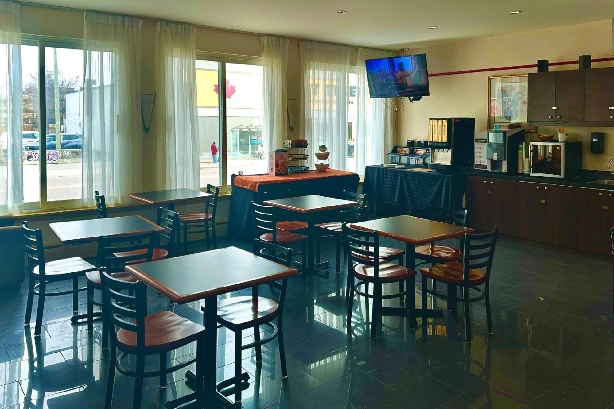 Econo Lodge City Centre Kingston Exterior foto